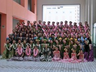 総勢９０名で『 ｱﾛﾊ~』