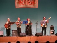 演奏は「ｻﾝﾗｲｽﾞ神戸」です(*^_^*)