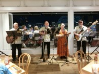 ｻﾝﾗｲｽﾞ神戸の演奏が、始まりました～