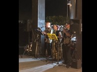 演奏は、ｻﾝﾗｲｽﾞ神戸です(*^。^*)