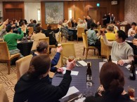 2/16  ﾎｲｹ無事終わり、打ち上げ（クラウンパレス神戸にて）